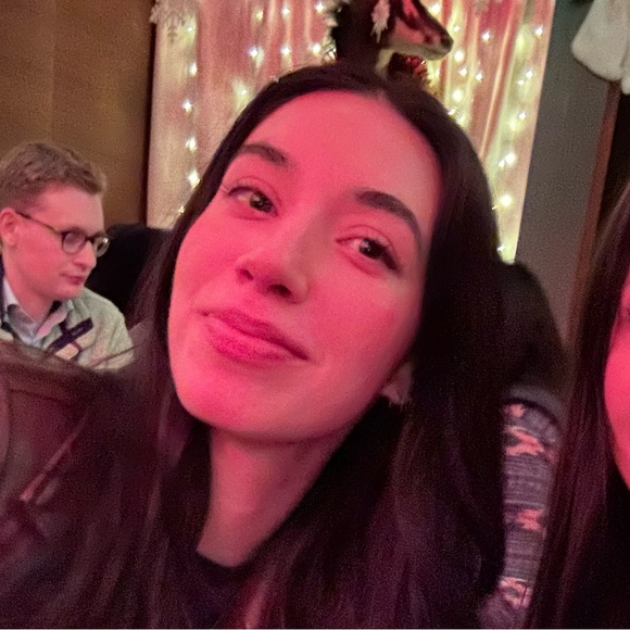 Meet your Posher, Cheryl - Picture 1 of 1